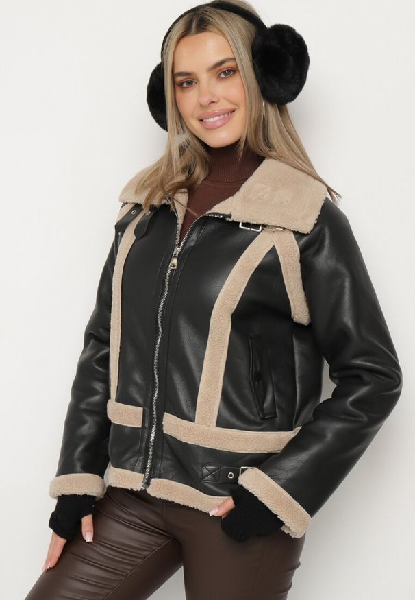 Born2be - Czarna Kurtka Biker z Imitacji Skóry i Kożuszkiem Venso. Kolor: czarny. Materiał: skóra. Wzór: aplikacja, paski