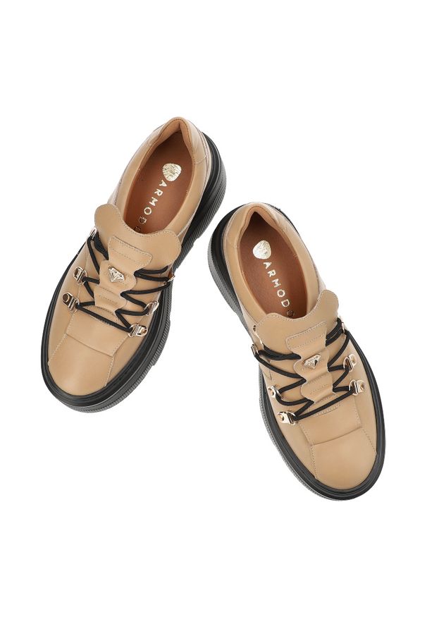 Brązowe Sneakersy Armodo Modne Obuwie Damskie Na Platformie. Okazja: na co dzień. Kolor: brązowy. Materiał: materiał. Szerokość cholewki: normalna. Obcas: na platformie. Styl: elegancki, casual