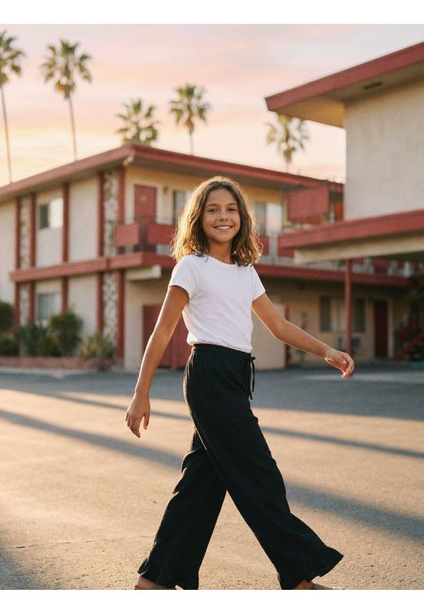 Sinsay - Spodnie wide leg z ozdobnymi falbanami - czarny. Kolor: czarny