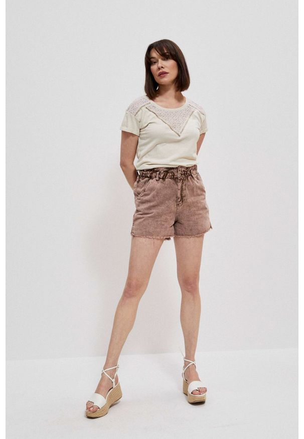 MOODO - Szorty jeansowe high waist. Okazja: na plażę, na co dzień. Stan: podwyższony. Materiał: jeans. Styl: casual