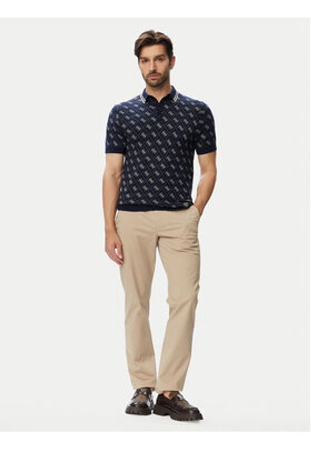 Guess Polo M6YR10 Z0915 Granatowy Regular Fit. Typ kołnierza: polo. Kolor: niebieski. Materiał: syntetyk