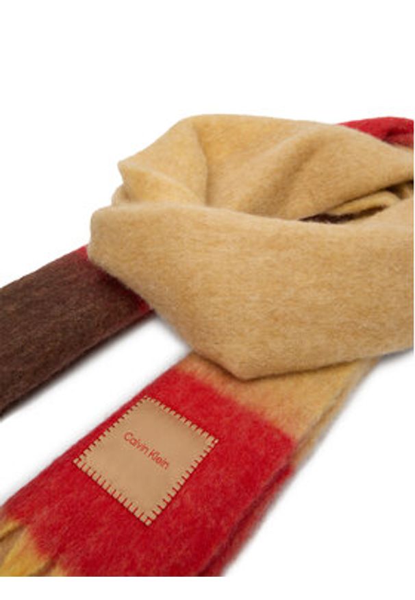 Calvin Klein Szalik Patch Brushed LV04D8070G Beżowy. Kolor: beżowy. Materiał: poliester