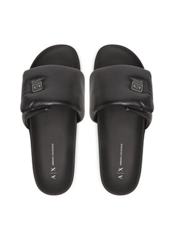 Armani Exchange Klapki XDP061 XV926 00002 Czarny. Kolor: czarny. Materiał: skóra