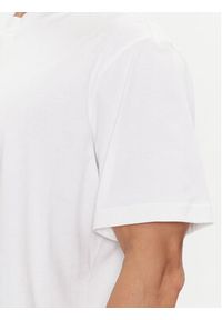 Adidas - adidas T-Shirt IN1623 Biały Loose Fit. Kolor: biały. Materiał: bawełna #5