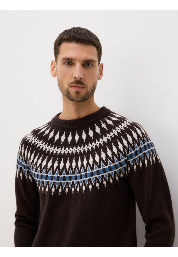 Reserved - Sweter z wełną - ciemnobrązowy. Kolor: brązowy. Materiał: wełna