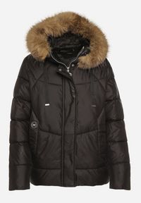 Born2be - Czarna Pikowana Kurtka o Trapezowym Kroju z Kapturem z Futrem Lanarela. Okazja: na co dzień. Typ kołnierza: kaptur. Kolor: czarny. Materiał: futro. Styl: casual, elegancki #7