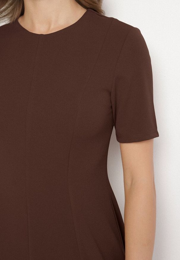 Born2be - Brązowa Sukienka Rozkloszowana z Taliowaniem Telorwena. Okazja: na wesele, na randkę, na ślub cywilny. Kolor: brązowy. Materiał: tkanina. Długość rękawa: krótki rękaw. Styl: klasyczny