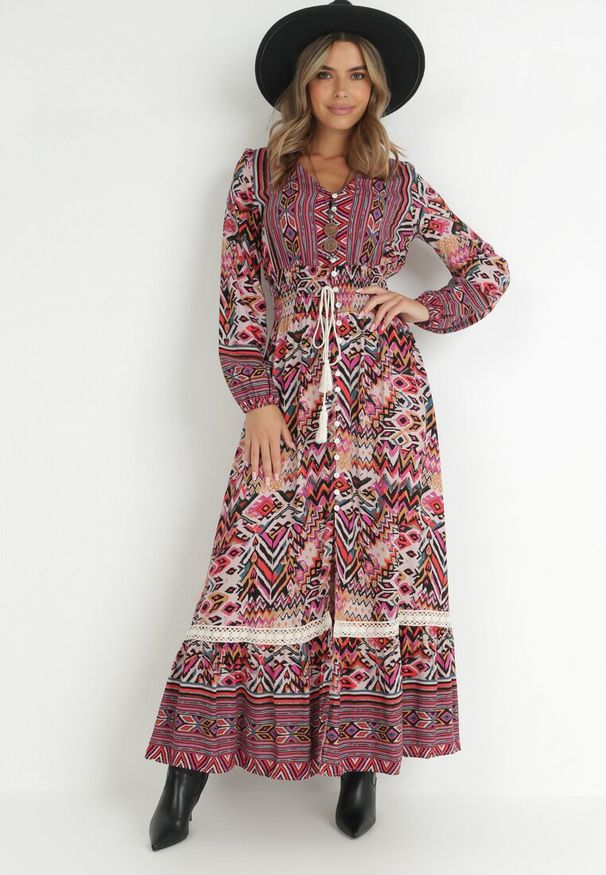 Born2be - Fuksjowa Sukienka z Gumką w Talii w Etno Wzór Tilfa. Okazja: na co dzień. Kolor: różowy. Długość rękawa: długi rękaw. Typ sukienki: proste. Styl: etno