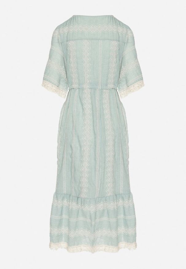 Born2be - Miętowa Bawełniana Sukienka Boho o Rozkloszowanym Kroju z Wiązaniem i Haftem Korithira. Okazja: na co dzień, na spacer. Typ kołnierza: dekolt w serek. Kolor: miętowy. Materiał: bawełna. Wzór: haft. Sezon: lato. Typ sukienki: rozkloszowane. Styl: boho
