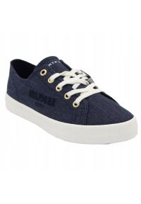 TOMMY HILFIGER - Trampki Tommy Hilfiger Basic Sneaker W FW0FW05123 niebieskie. Kolor: niebieski