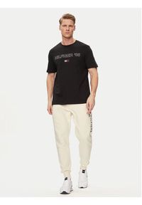 TOMMY HILFIGER - Tommy Hilfiger T-Shirt 85' MW0MW34427 Czarny Regular Fit. Kolor: czarny. Materiał: bawełna #4