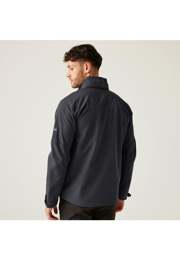 Regatta - Męska kurtka softshell Arana. Kolor: szary. Materiał: softshell. Sport: turystyka piesza