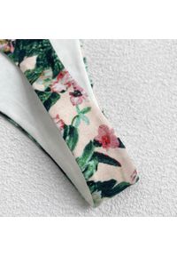 Intica - Stringi damskie z cienkimi paseczkami eleganckie i wygodne Inyong. Kolor: czarny. Materiał: tkanina, materiał #9