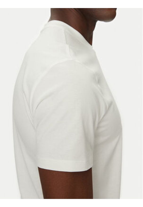 Armani Exchange T-Shirt XM000546 AF10361 U0009 Biały Regular Fit. Kolor: biały. Materiał: bawełna