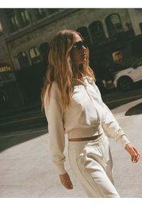 Reserved - Rozpinana bluza - kremowy. Kolor: kremowy. Materiał: dzianina, bawełna #1