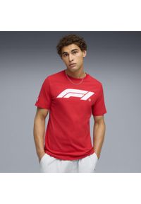 Puma - Męska koszulka F1® Essentials z logo PUMA Pop Red. Kolor: czerwony. Wzór: nadruk