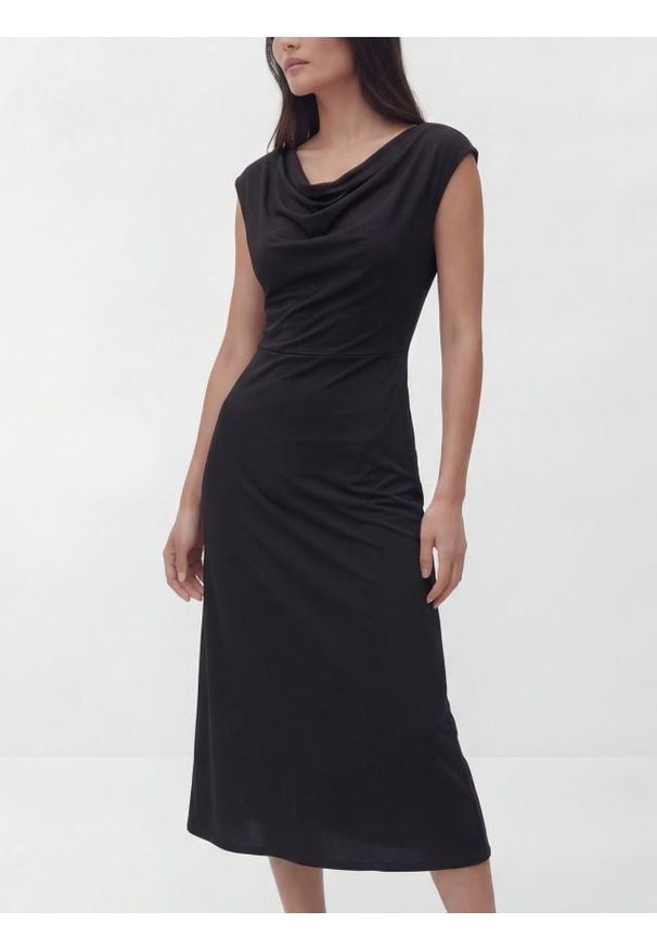 Reserved - Sukienka midi - czarny. Kolor: czarny. Materiał: dzianina. Wzór: gładki. Styl: klasyczny. Długość: midi