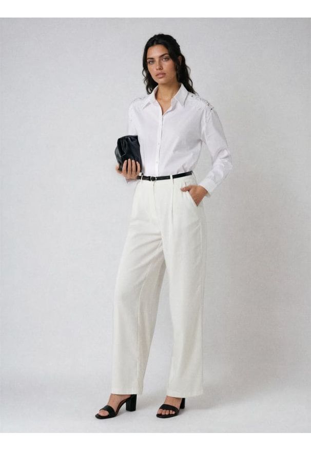 Sinsay - Spodnie palazzo z domieszką lnu - biały. Kolor: biały. Materiał: len