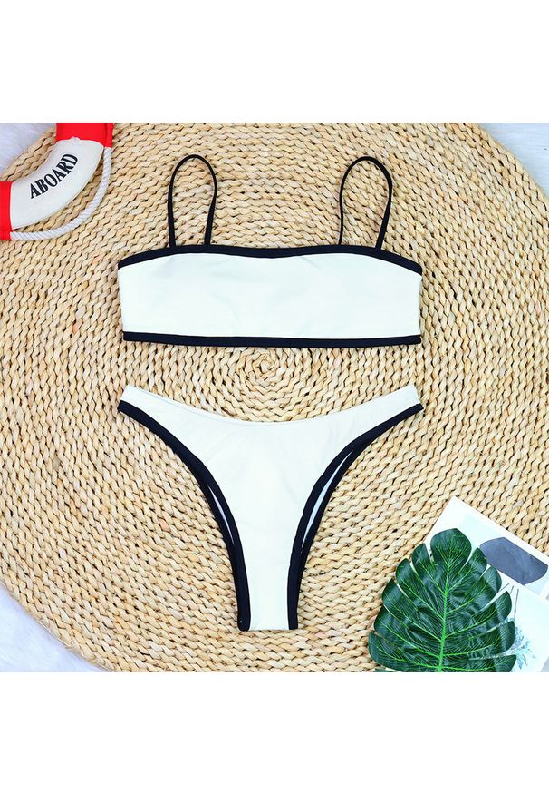 Intica - Strój kąpielowy dwuczęściowy z figami na plażę Csilla. Kolor: biały. Materiał: materiał