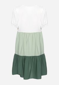 Born2be - Beżowo-Zielona Pudełkowa Sukienka z Haftem przy Dekolcie Moetta. Kolor: beżowy. Wzór: haft #7