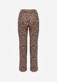 Renee - Beżowe Spodnie z Prostymi Nogawkami w Panterkę Enalora. Okazja: na co dzień, na spotkanie biznesowe. Kolor: beżowy. Materiał: materiał. Wzór: motyw zwierzęcy. Styl: casual, biznesowy, elegancki #5