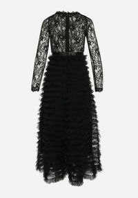 Born2be - Czarna Maxi Sukienka Rozkloszowana z Koronkową Górą i Tiulowymi Falbankami Firina. Typ kołnierza: kołnierz z falbankami. Kolor: czarny. Materiał: tiul, koronka. Długość: maxi #3