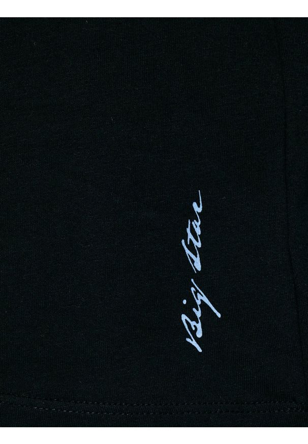 Big-Star - Koszulka chłopięca z krótkim rękawem czarna Basser 906. Okazja: na co dzień. Kolor: czarny. Materiał: bawełna. Długość rękawa: krótki rękaw. Długość: krótkie. Styl: casual, klasyczny