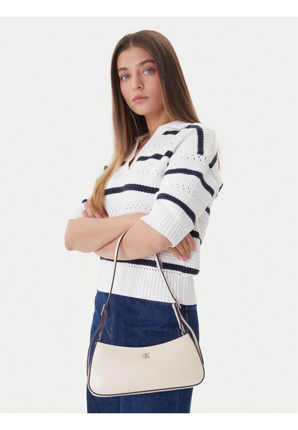 Calvin Klein Torebka Ck Small Shoulder Bag LV04F3170G Biały. Kolor: biały. Materiał: skórzane