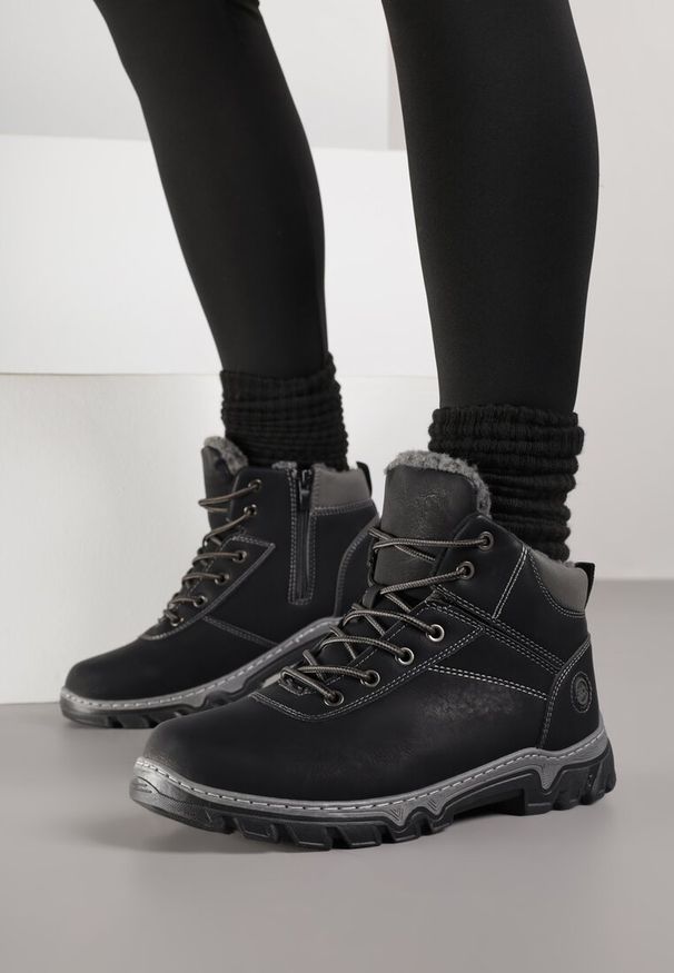 Born2be - Czarno-Szare Traperki Sportowe Mocno Ocieplone Vimee. Okazja: na co dzień, na spacer. Kolor: czarny. Sezon: zima. Styl: sportowy