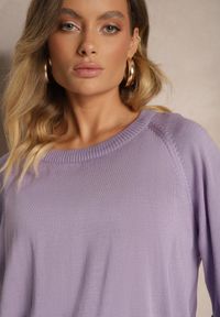 Renee - Fioletowy Sweter Oversize Ozdobiony Szerokimi Ściągaczami Anittia. Okazja: na co dzień. Kolor: fioletowy. Materiał: jeans. Wzór: aplikacja. Styl: klasyczny, casual #4