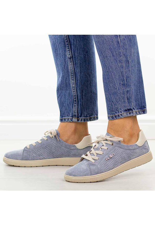 Niebieskie skórzane półbuty damskie Filippo Dp6738/26. Okazja: na spacer, na co dzień. Zapięcie: sznurówki. Kolor: niebieski. Materiał: skóra, nubuk. Sezon: wiosna, lato. Styl: casual, elegancki, klasyczny