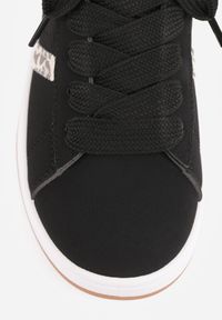 Renee - Czarno-Panterkowe Sneakersy na Niskiej Platformie z Naszywkami Flordexia. Okazja: na co dzień. Zapięcie: pasek. Kolor: czarny. Materiał: jeans. Wzór: aplikacja. Obcas: na platformie #7