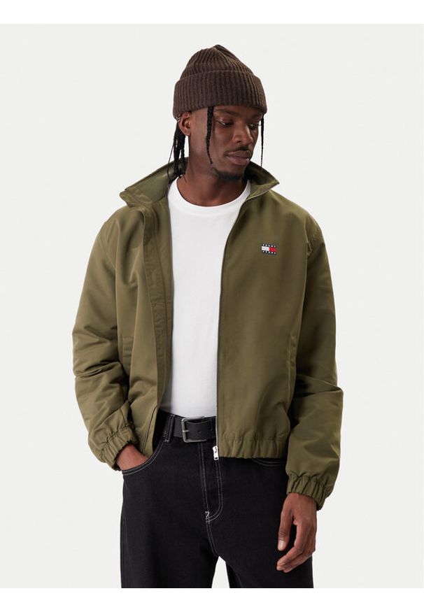 Tommy Jeans Kurtka przejściowa Essential DM0DM22720 Zielony Regular Fit. Kolor: zielony. Materiał: syntetyk