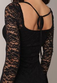 Born2be - Czarna Koronkowa Sukienka VICES o Eleganckim Kroju z Wiązaniem na Plecach Irinlenne. Okazja: na randkę. Kolor: czarny. Materiał: koronka. Styl: elegancki #4