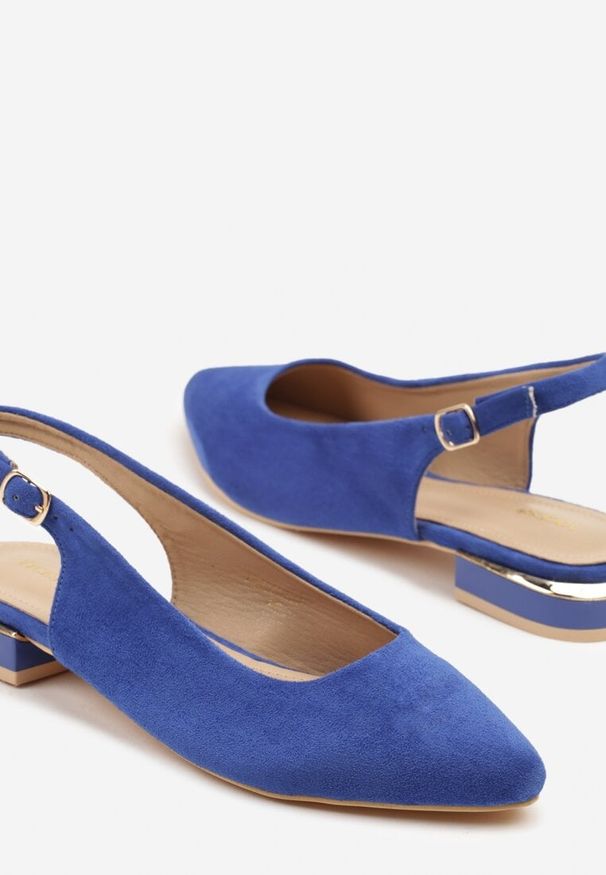 Born2be - Niebieskie Sandały Slingback Vices z Metaliczną Aplikacją przy Obcasie Ediriella. Okazja: na spotkanie biznesowe, na co dzień. Nosek buta: szpiczasty. Kolor: niebieski. Wzór: aplikacja. Sezon: wiosna, lato. Obcas: na obcasie. Styl: elegancki, biznesowy, casual. Wysokość obcasa: średni