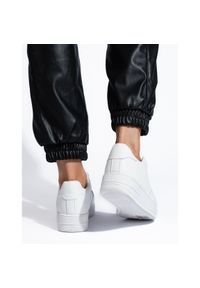 W.Potocki - W. Potocki Biała sneakersy na platformie Shelovet białe. Kolor: biały. Obcas: na platformie #5