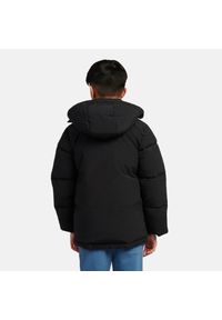Kurtka dziecięca New Balance LAKB0287BK – czarna. Kolor: niebieski. Materiał: bawełna, poliester, materiał, nylon. Wzór: aplikacja. Sezon: zima #3