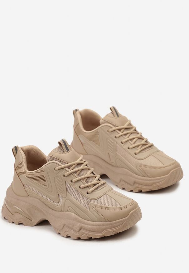 Born2be - Ciemnobeżowe Sznurowane Sneakersy na Grubej Podeszwie ze Wstawkami z Siateczki Vleni. Okazja: na co dzień. Kolor: beżowy