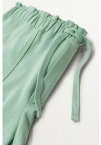mango - Mango Szorty CLAY damskie kolor zielony gładkie high waist. Okazja: na co dzień. Stan: podwyższony. Kolor: zielony. Materiał: tkanina, bawełna. Wzór: gładki. Styl: casual #6