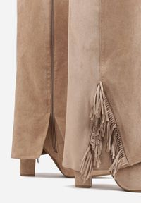 Born2be - Ciemnobeżowe Kozaki na Słupku z Wywiniętą Cholewką z Frędzlami Linadela. Okazja: do pracy, na co dzień, na spotkanie biznesowe. Kolor: beżowy. Materiał: satyna, jeans. Szerokość cholewki: normalna. Obcas: na słupku. Styl: klasyczny, casual, elegancki, biznesowy #3