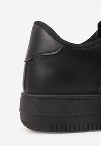 Renee - Czarne Sznurowane Sneakersy Ozdobione Perforacją Ellemisa. Okazja: na co dzień. Kolor: czarny. Materiał: jeans, materiał. Szerokość cholewki: normalna. Wzór: aplikacja. Sport: fitness #9