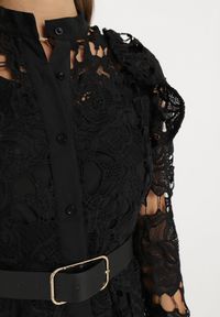 Born2be - Czarna Sukienka Maxi Koronkowa z Paskiem z Ekoskóry Dodatkowo Halka Fesumma. Kolor: czarny. Materiał: koronka. Długość rękawa: na ramiączkach. Długość: maxi #5