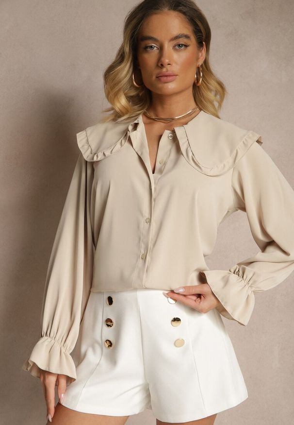 Renee - Beżowa Koszula Ozdobiona Falbankami i Kołnierzykiem Evirana. Okazja: na co dzień. Typ kołnierza: kołnierz z falbankami. Kolor: beżowy. Materiał: jeans. Długość rękawa: długi rękaw. Długość: długie. Wzór: aplikacja. Styl: casual, elegancki