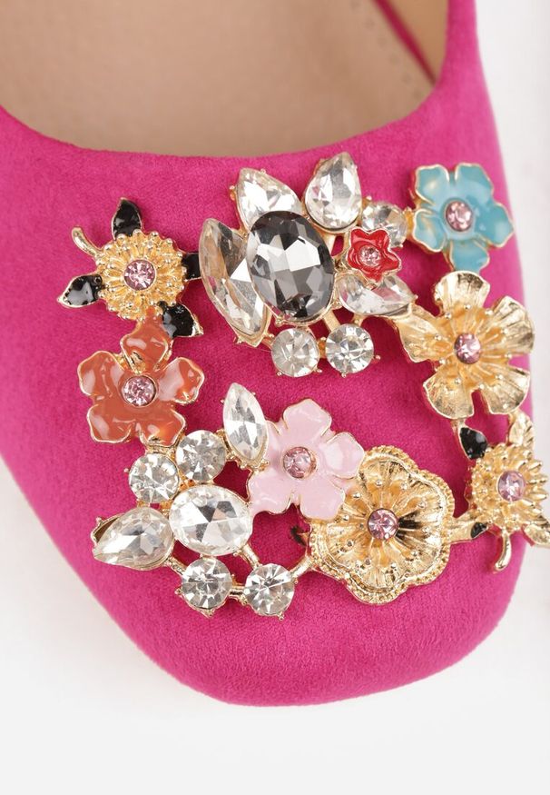 Renee - Fuksjowe Czółenka Vices na Obcasie z Klamerką z Kryształków i Skórzaną Wkładką Arutia. Okazja: do pracy, na spotkanie biznesowe. Kolor: różowy. Materiał: skóra. Wzór: aplikacja. Obcas: na obcasie. Styl: wizytowy, biznesowy, elegancki. Wysokość obcasa: średni