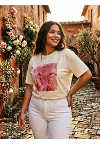 Sinsay - Bawełniana koszulka z nadrukiem - kremowy. Kolor: kremowy. Materiał: bawełna. Wzór: nadruk #1