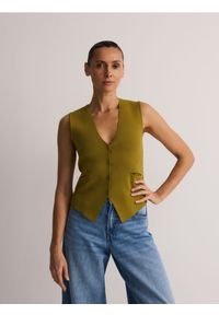 Reserved - Dzianinowa kamizelka z wiskozą - oliwkowy. Kolor: oliwkowy. Materiał: wiskoza, dzianina #1