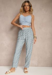 Renee - Niebieskie Spodnie o Szerokim Kroju High Waist w Romby Sarriza. Okazja: na co dzień. Stan: podwyższony. Kolor: niebieski. Wzór: aplikacja. Styl: casual #3