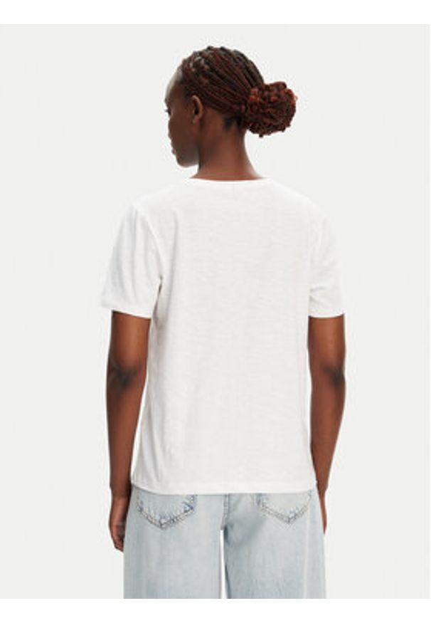 Olsen T-Shirt 11104823 Biały Regular Fit. Kolor: biały. Materiał: bawełna
