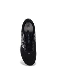 Buty do biegania damskie New Balance Lk9 W520. Kolor: czarny. Materiał: materiał, syntetyk. Szerokość cholewki: normalna