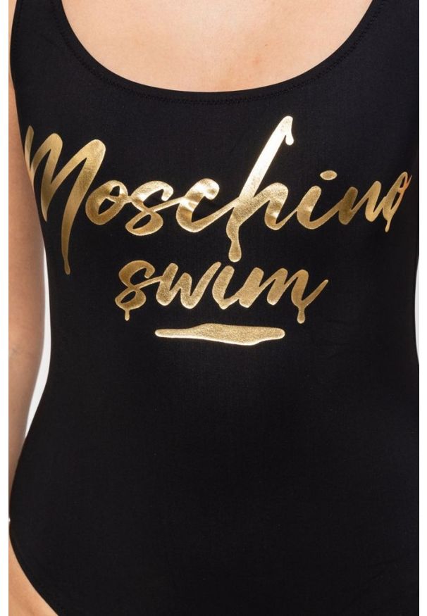 MOSCHINO Czarny jednoczęściowy strój kąpielowy ze złotym logo, Rozmiar XS. Kolor: czarny. Wzór: nadruk